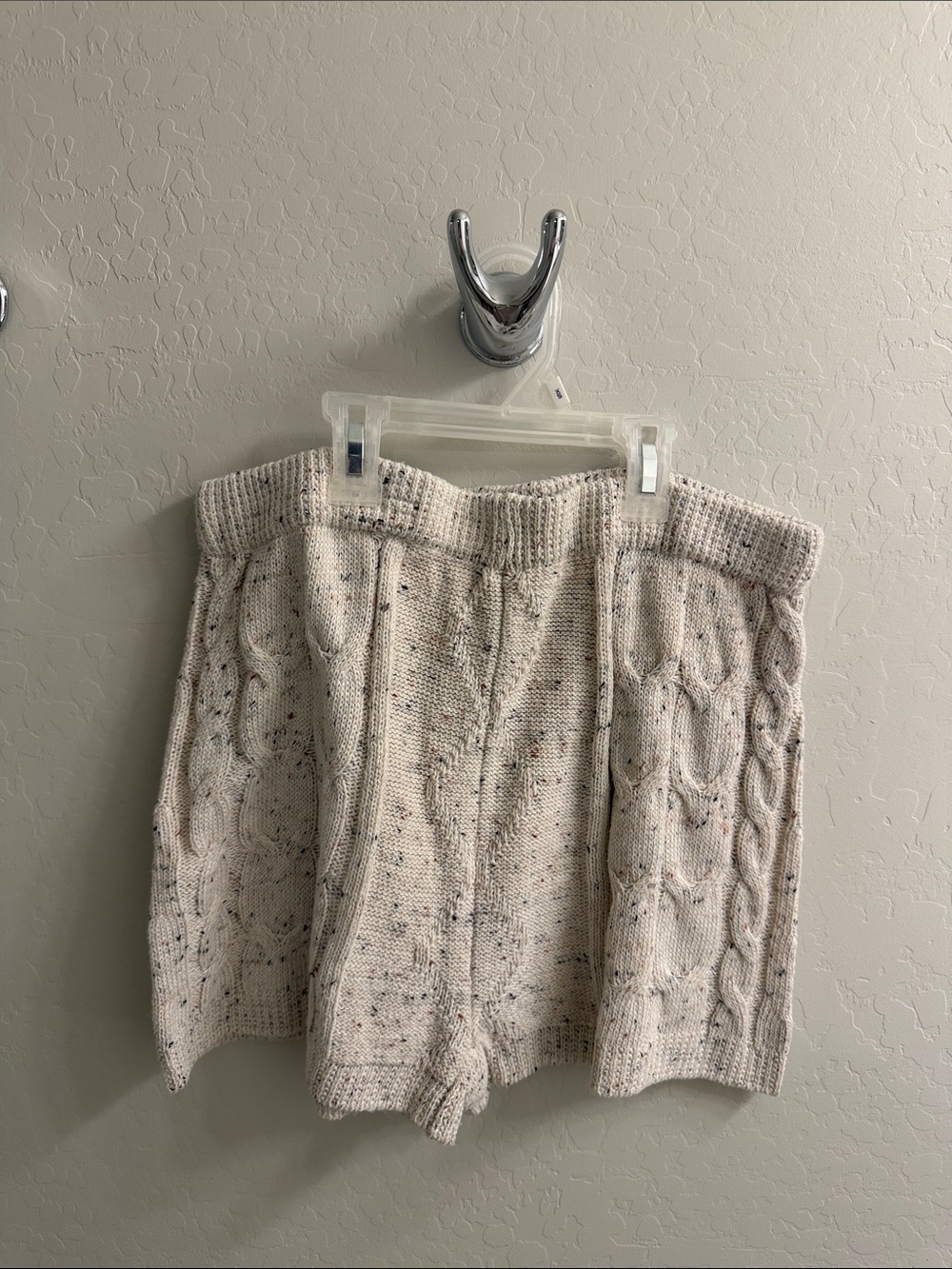 Blu Pepper Speckled Oatmeal Cable Knit V-Neck Sweater Set - Picture 3 of 3